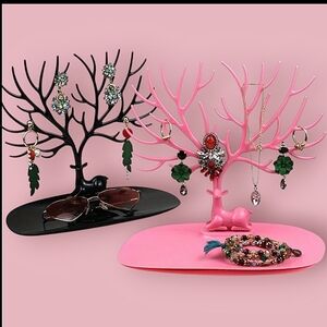2 Deer Jewelry Display